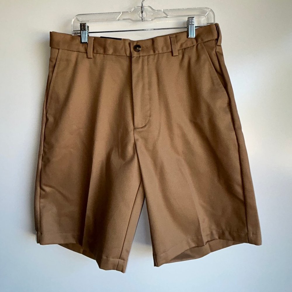 NWT Roundtree & Yorke Travel Smart Flat Front Brown Shorts Men's 32